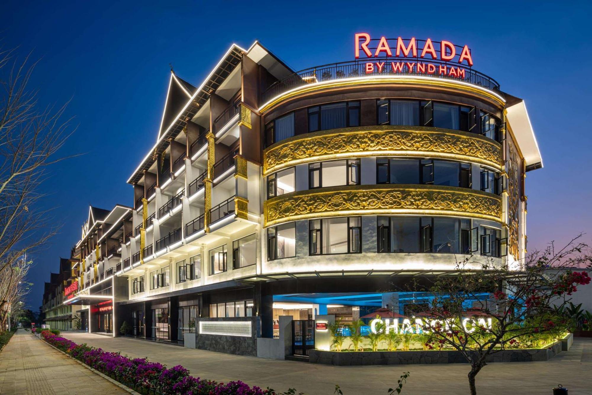 Ramada By Wyndham Xishuangbanna Jinghong Hotel Exterior photo